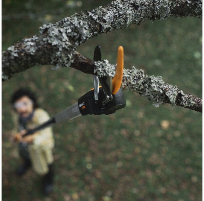 Сучкорез телескопический FISKARS UPX86 PowerGear (1023624) - Фото 16