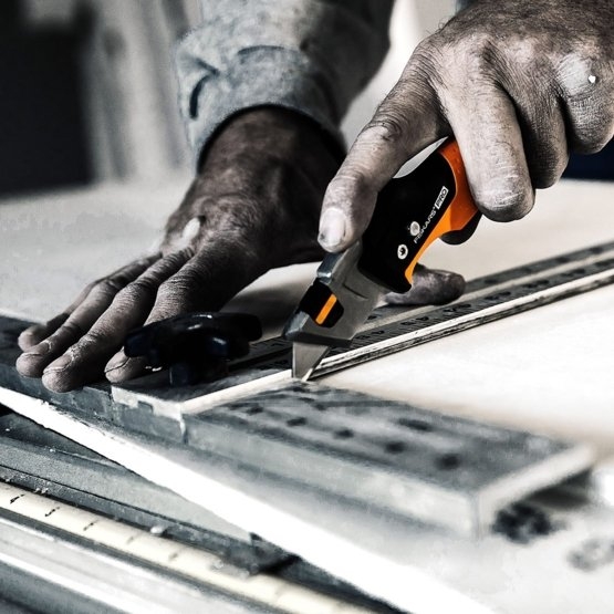 Нож строительный складной FISKARS CarbonMax (1027224) - Фото 11