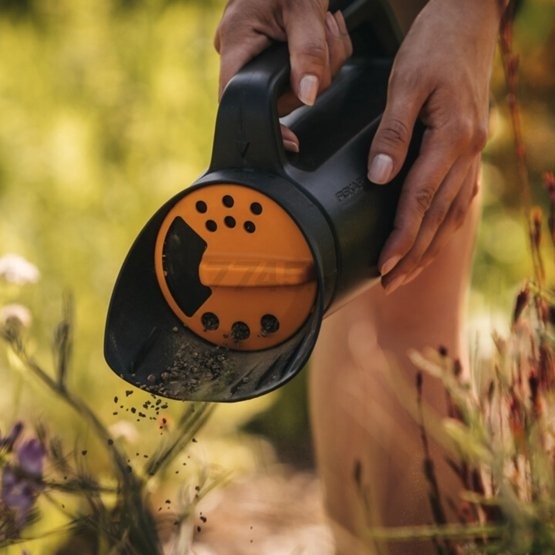 Разбрасыватель FISKARS Solid (1057076) - Фото 9