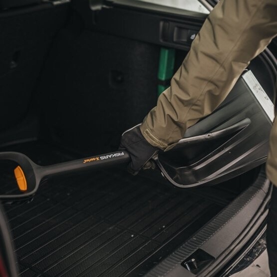Лопата снеговая автомобильная телескопическая 290х800-990 мм FISKARS X-series (1057187) - Фото 8