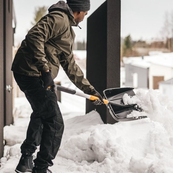 Лопата снеговая пластмассовая телескопическая 362х1200-1392 мм FISKARS X-series (1057188) - Фото 9