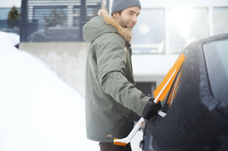 Щетка для снега со скребком FISKARS SnowXpert (1019352) - Фото 7
