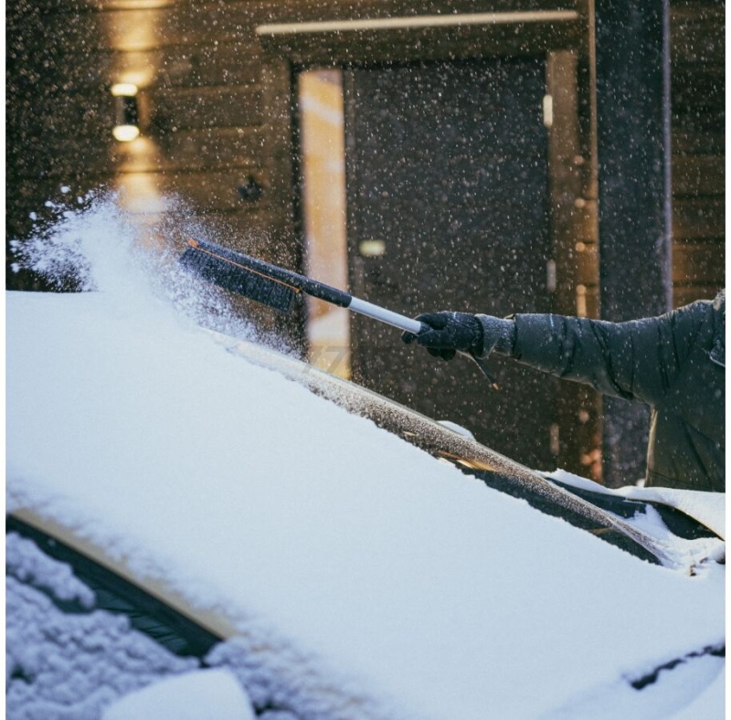 Щетка для снега со скребком FISKARS Plus 75,5 см (1078494) - Фото 9