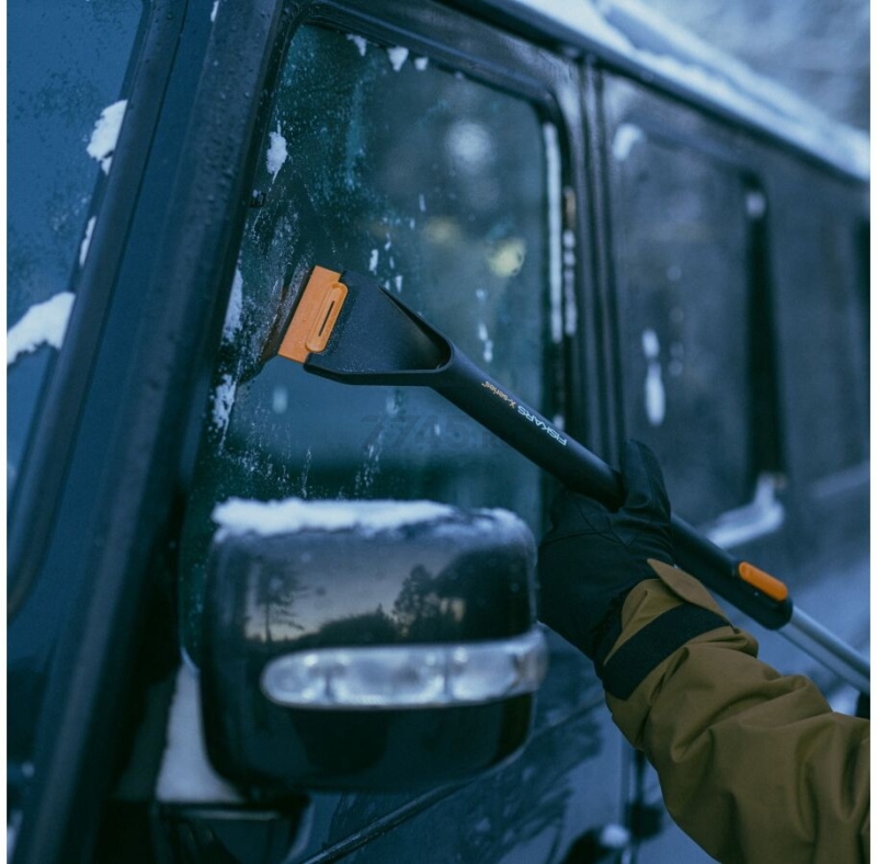 Щетка для снега со скребком телескопическая FISKARS X-series 96-121 см (1078492) - Фото 21