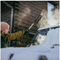 Щетка для снега со скребком телескопическая FISKARS X-series 96-121 см (1078492) - Фото 12