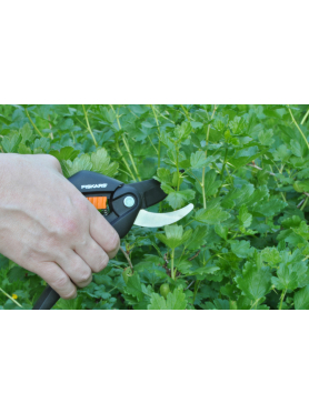Секатор плоскостной FISKARS Single Step 