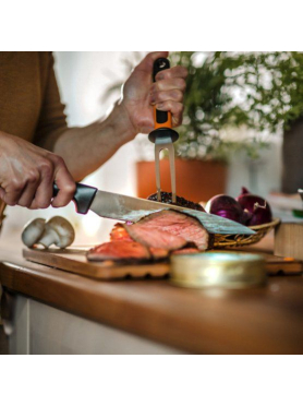 Нож разделочный FISKARS Functional Form 21 см 