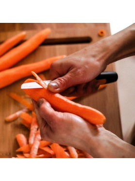 Нож для корнеплодов FISKARS Functional Form 8 см 