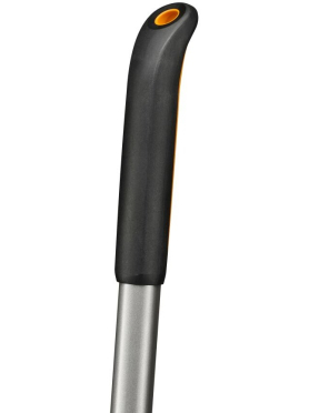 Метла для уборки FISKARS Ergonomic  с S-образной ручкой 