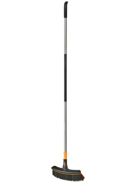 Метла для уборки FISKARS эргономичная 