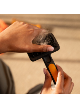 Щетка для шерсти силиконовая PET FISKARS 